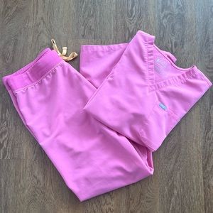FIGS M Pink Scrub Set